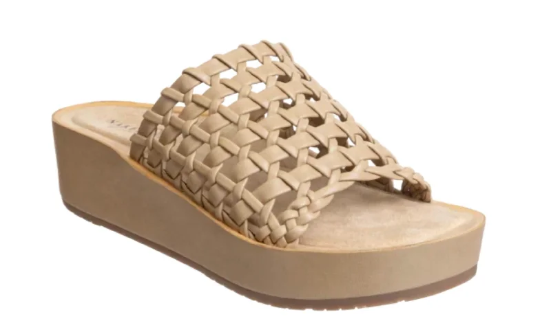 New Deals Cyprus Sandal In Gold
