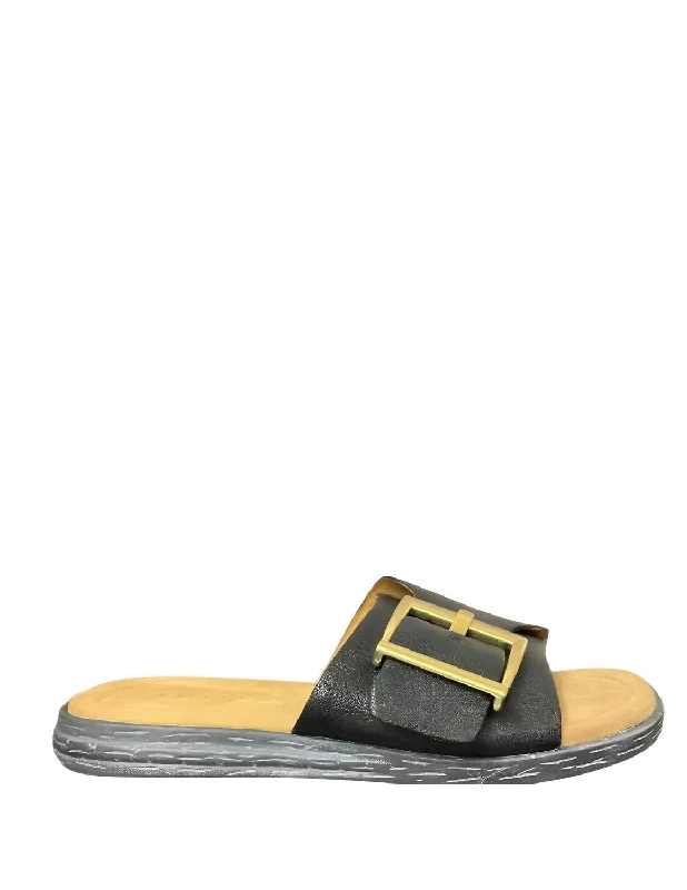 Final Offer Effie Sandals In Black