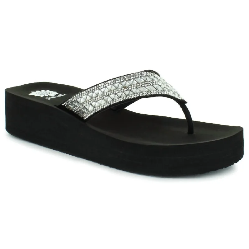 Crazy Deal Lezah Flip Flop In Clear